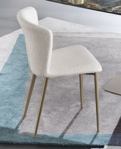 sedia-di-design-elegante-2