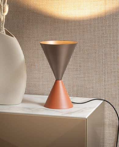 lampada-da-appoggio-di-design-moderna